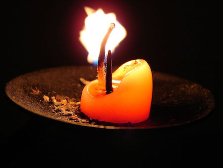 Burn Out d’une Bougie Par J. Samuel Burner